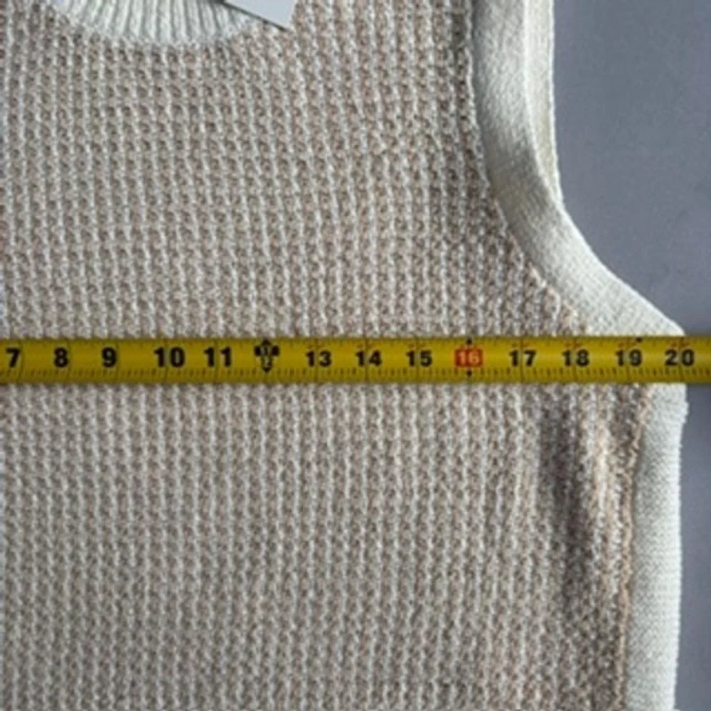 Club Monaco Cream Tan Knit Mock Neck Sweater Vest Large NWT Size L Quiet Luxury